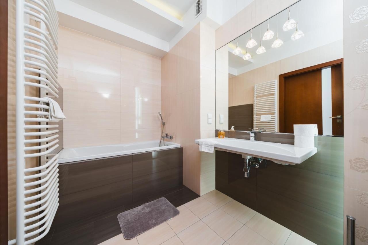Apartament W Centrum Krakowa Na Ulicy Dlugiej Luaran gambar